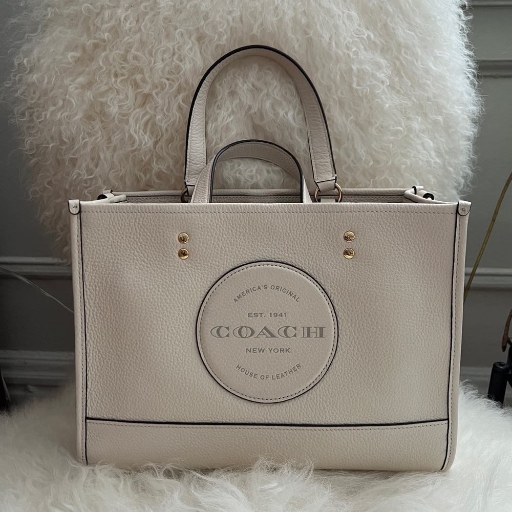 Coach Dempsey Carryall tote 30 NWOT